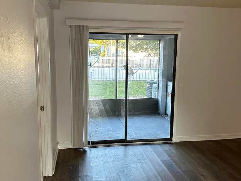 617 Ixoria Ave #2A — Photo 6