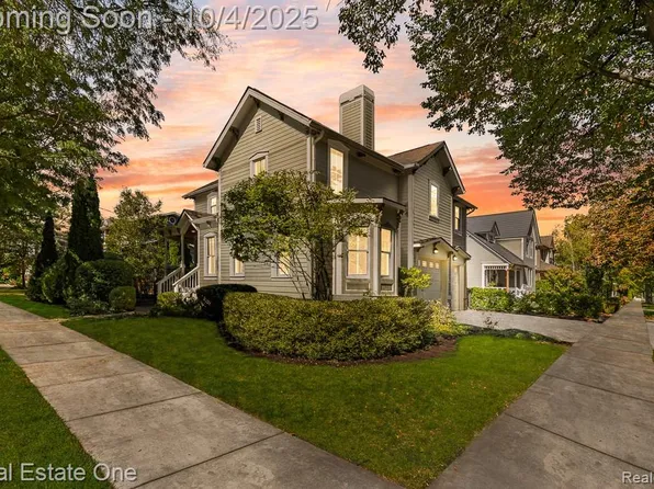 402 W 4th St, Rochester, MI 48307