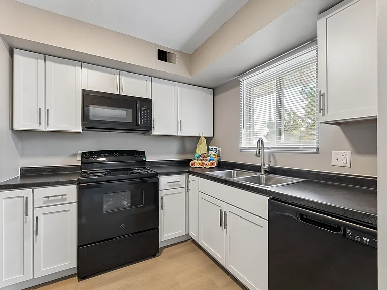 4620 Wakeley St #46201 — Photo 6