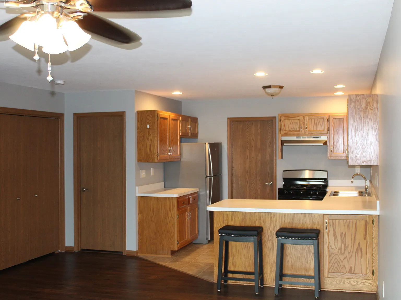 2 bed, 975 sqft, $1,775 — Photo 4