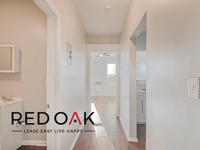 692 Valencia St #208 — Photo 9