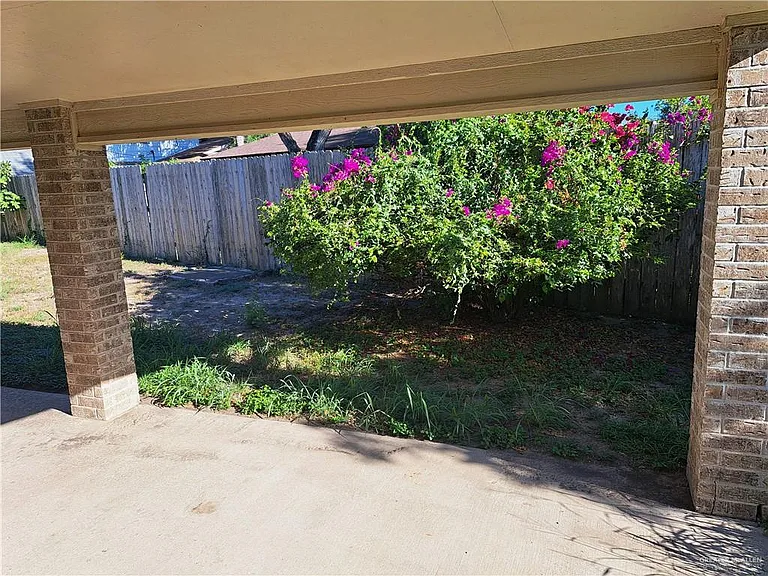 2813 Hawk Ct — Photo 16