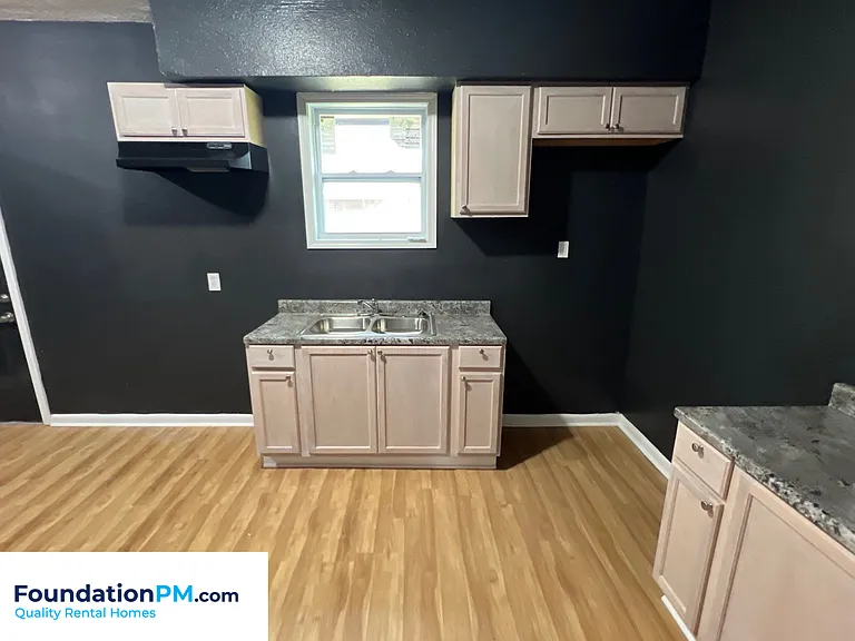 1191 Sylvan St — Photo 4