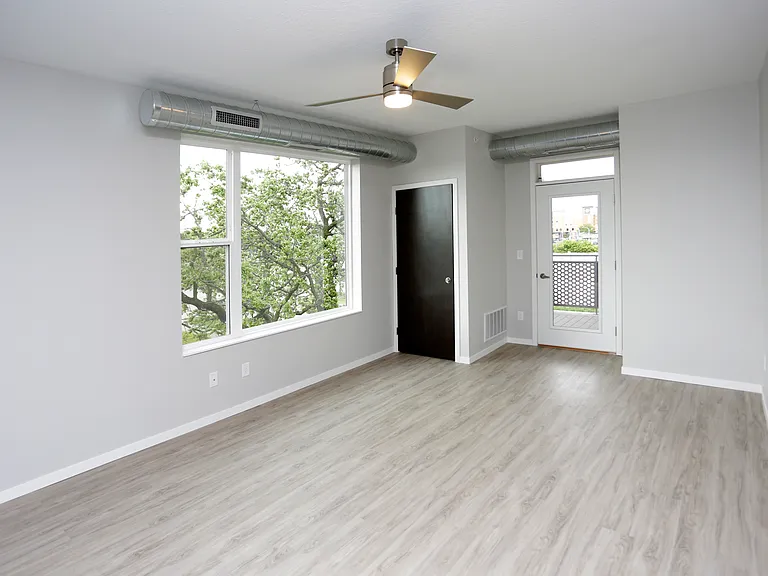 Uptown Apartments — Photo 14