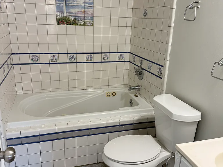 5639 Executive Way — Photo 7