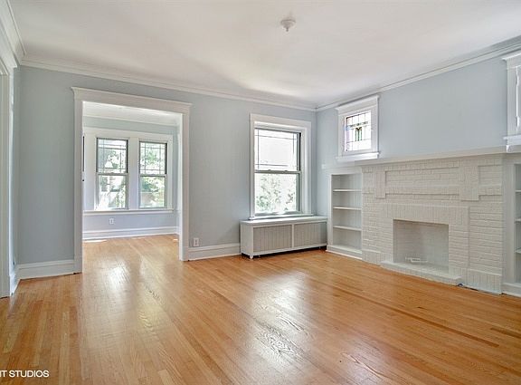 3rd image of 4858 N Talman Ave