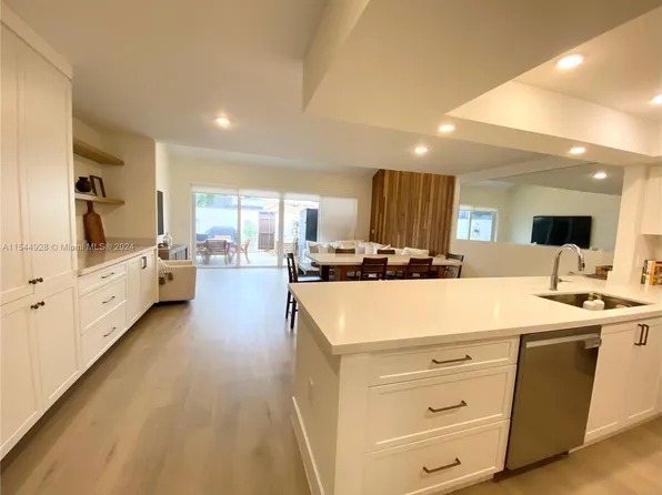 13360 SW 91st Ter, Miami, FL 33186