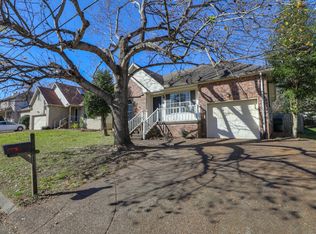 1112 Crestfield Dr, Nashville, TN 37211