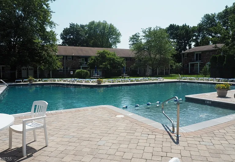 320 S 4c C Morristown Town Town #C — Photo 14