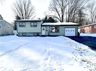 102 River Park Dr, Liverpool, NY 13090