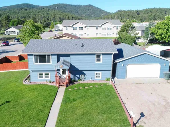 2619 Badger Dr, Sturgis, SD 57785