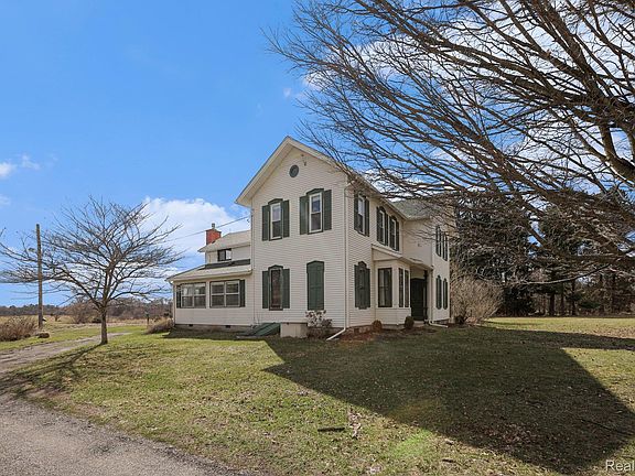 4th image of 7861 Gregory Rd