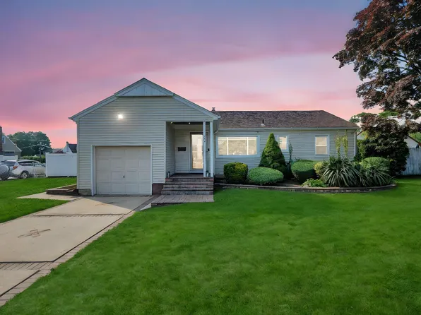 189 stanton Boulevard, Uniondale, NY 11553