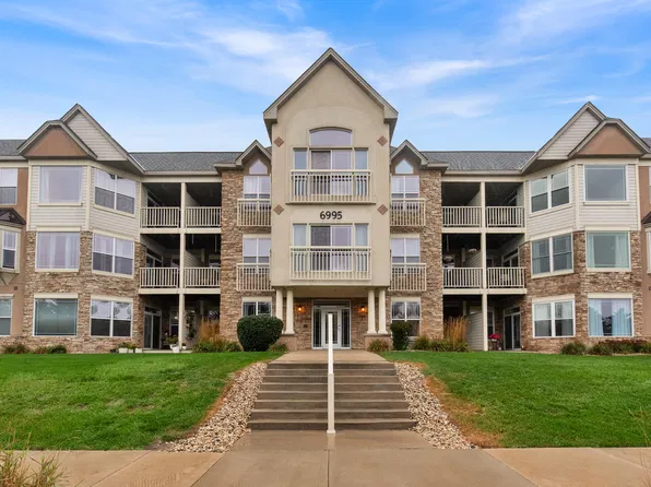 6995 S Riverwood Blvd, Franklin, WI 53132