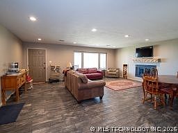 5th image of 2201 June Hill Rd