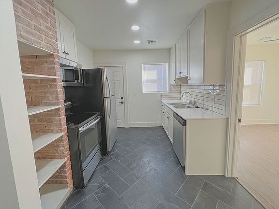 3rd image of 2542 NW 21st St