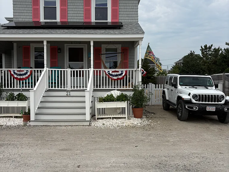 21 Harvard St — Photo 9