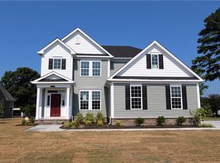 612 Ackerman Ln, Chesapeake, VA 23320