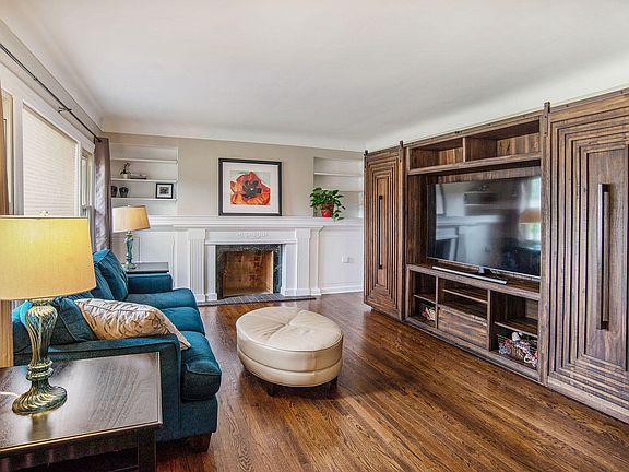 2nd image of 674 Collindale Ave NW