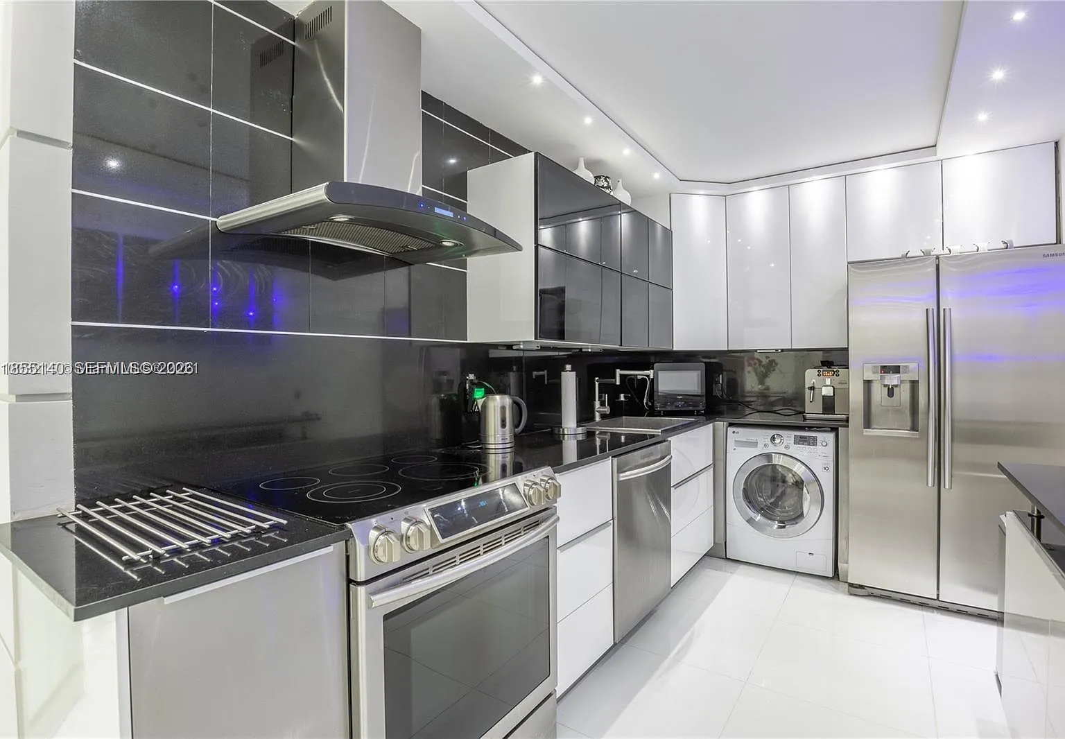 Aquasol Condo — Photo 4