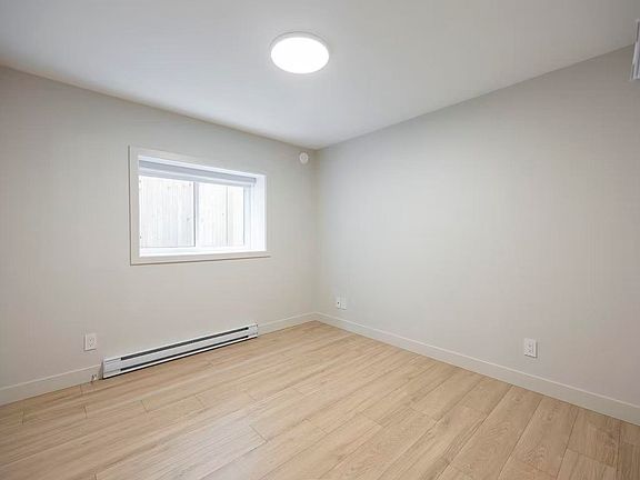 3rd image of 625X Kitchener St