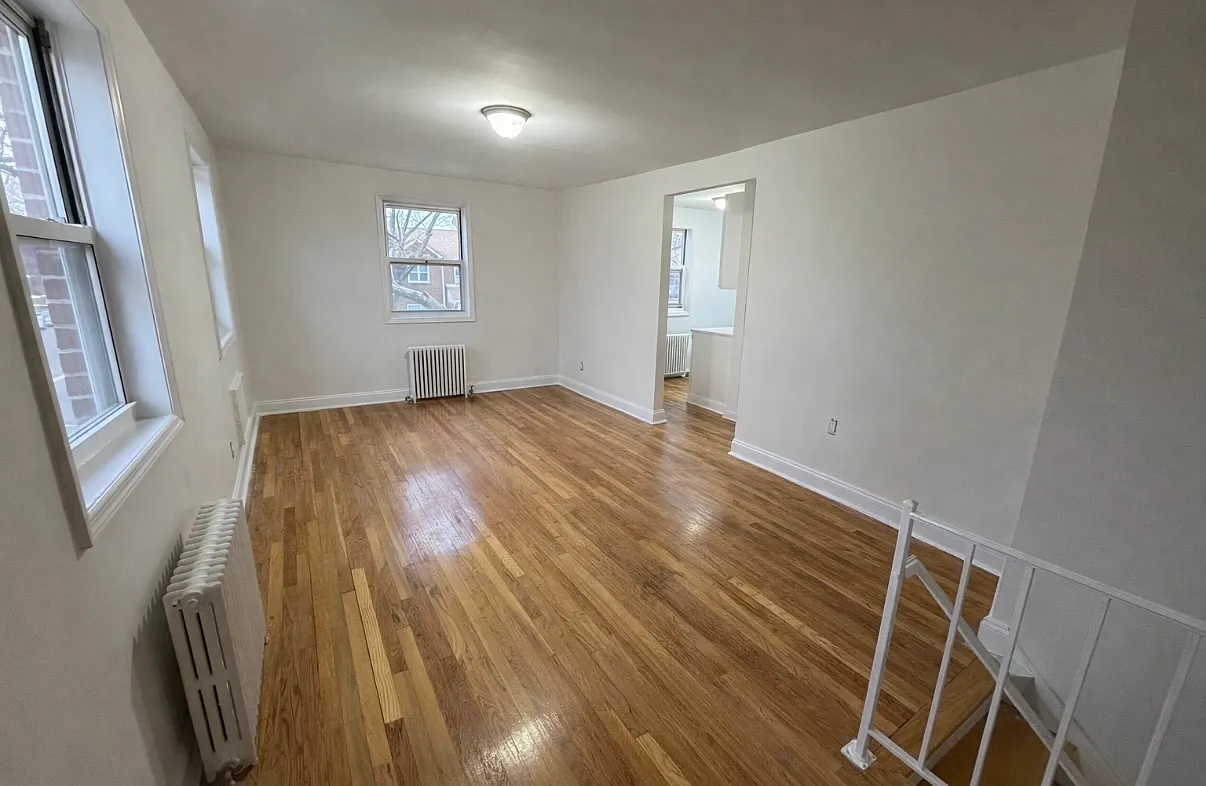 223rd Pl, Oakland Gardens — Photo 2