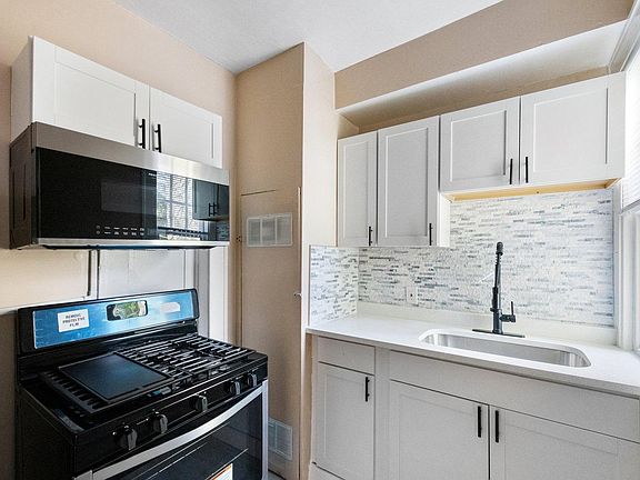2nd image of 304 N Westland Ave APT 7