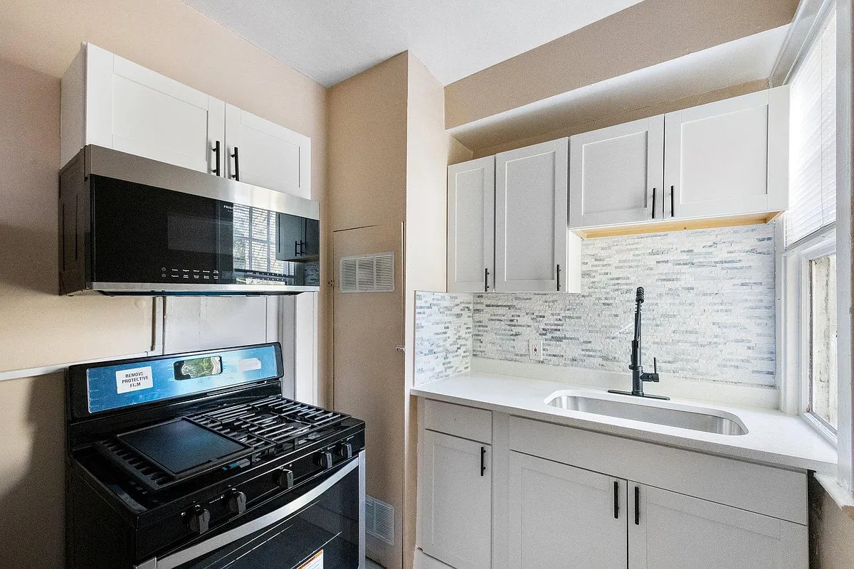 Building Photo - 304 N Westland Ave #7