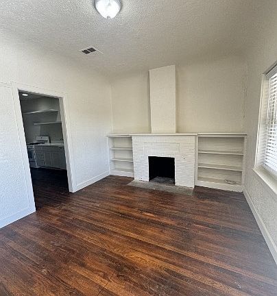 2nd image of 1230 E Pierce St #1230