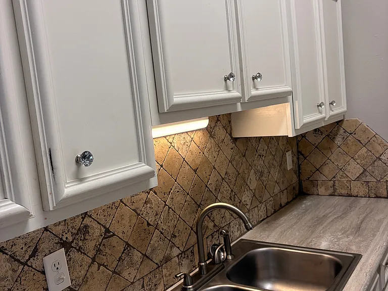 814 Hardy Springs Cir #A — Photo 3