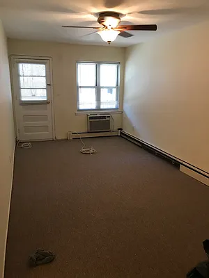 Rented by Plaza Realty | media 6