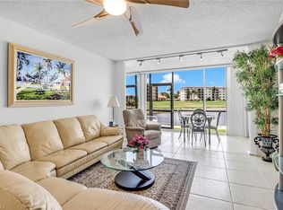 49 High Point Cir S APT 105, Naples, FL 34103