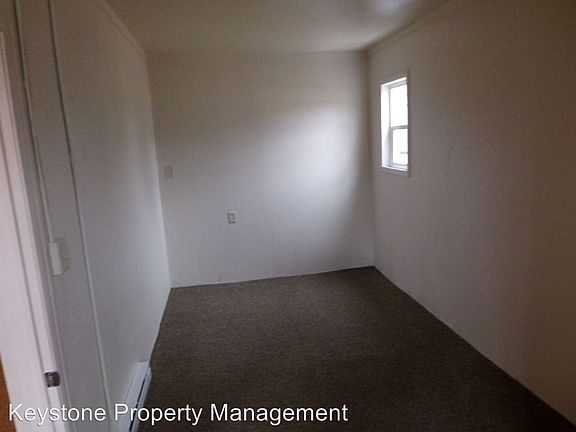 4th image of 2001 1/2 E 12th St