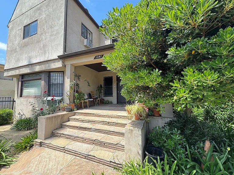 1341 N Bronson Ave #7A — Photo 30