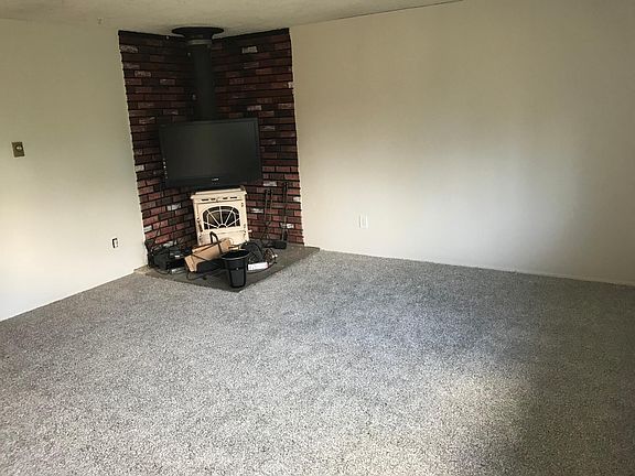 2nd image of 6455 NE Plum St