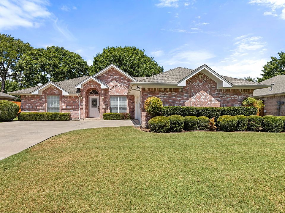1st image of 3228 Riverwood Dr