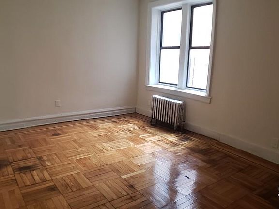 4th image of 1104 Manor Ave APT 2D