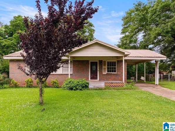 2822 Brooklane Dr, Bessemer, AL 35023