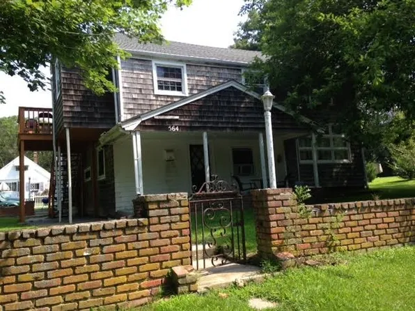 564 East Rd, Tiverton, RI 02878