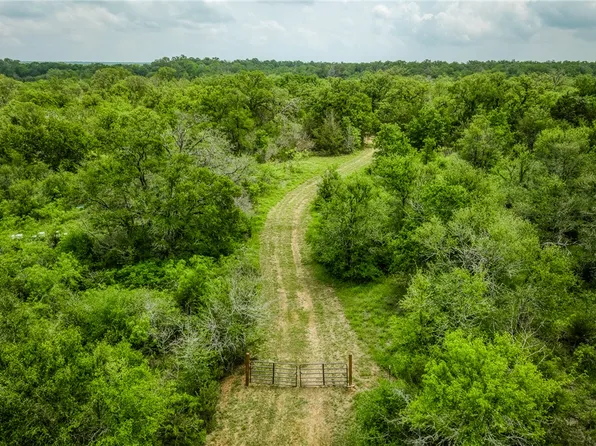 1136 Private Road 4291, Dime Box, TX 77853