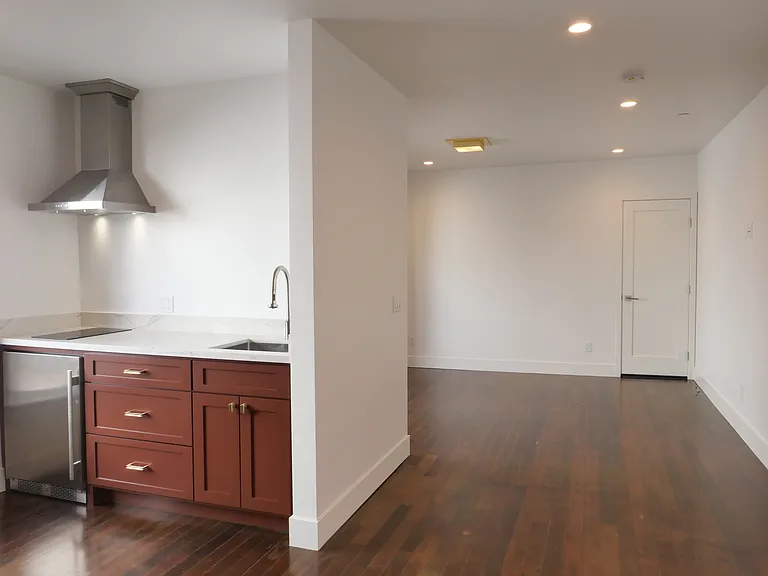 373 E Main St — Photo 12
