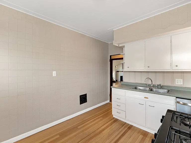 5352 Itaska — Photo 16
