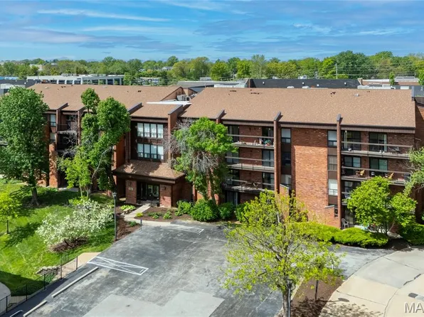 572 Coeur De Royale Dr APT 107, Saint Louis, MO 63141
