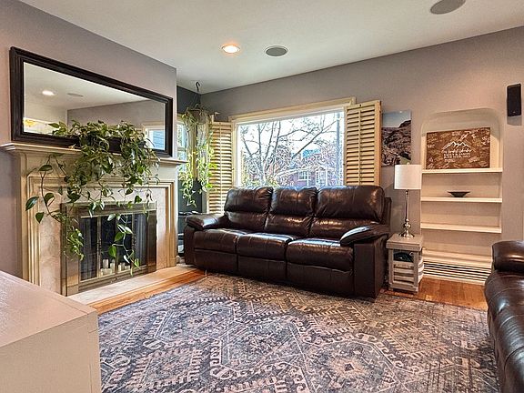 4th image of 2534 S Alden St