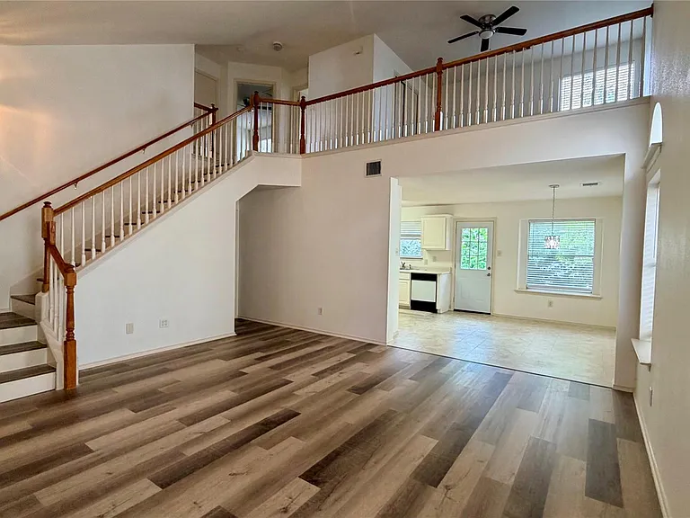 1005 Traci Michelle Dr — Photo 2