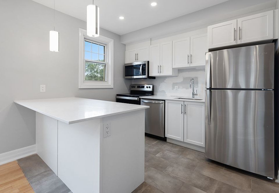 2nd image of 190 Glebe Ave #2