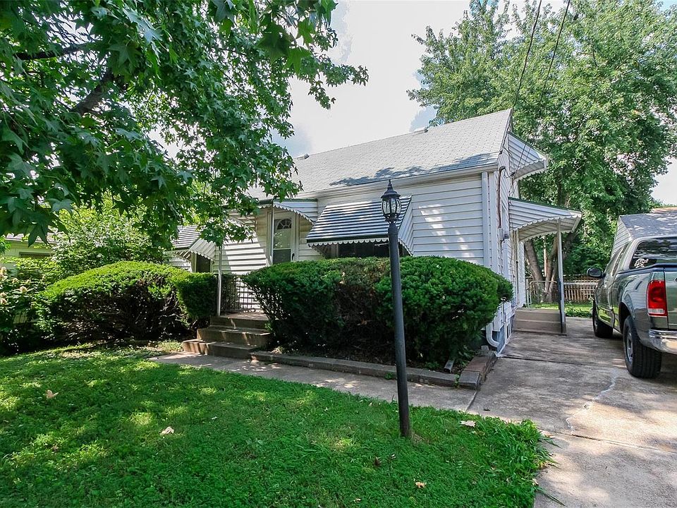 1st image of 415 Bluff Dr
