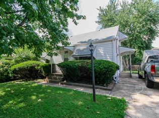 415 Bluff Dr, Saint Louis, MO 63137