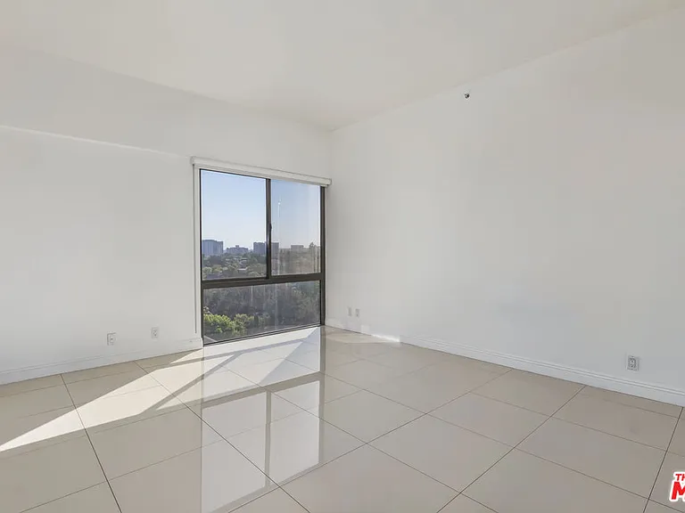10445 Wilshire Blvd #905 — Photo 16