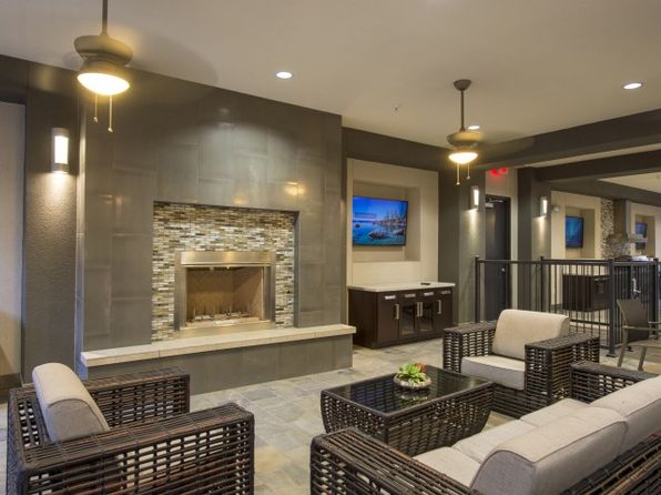 611 Dairy Ashford Rd APT 403